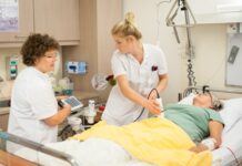 Onderzoek | Ervaringen van mantelzorgende zorgprofessionals verpleegkundigen bij patiënt
